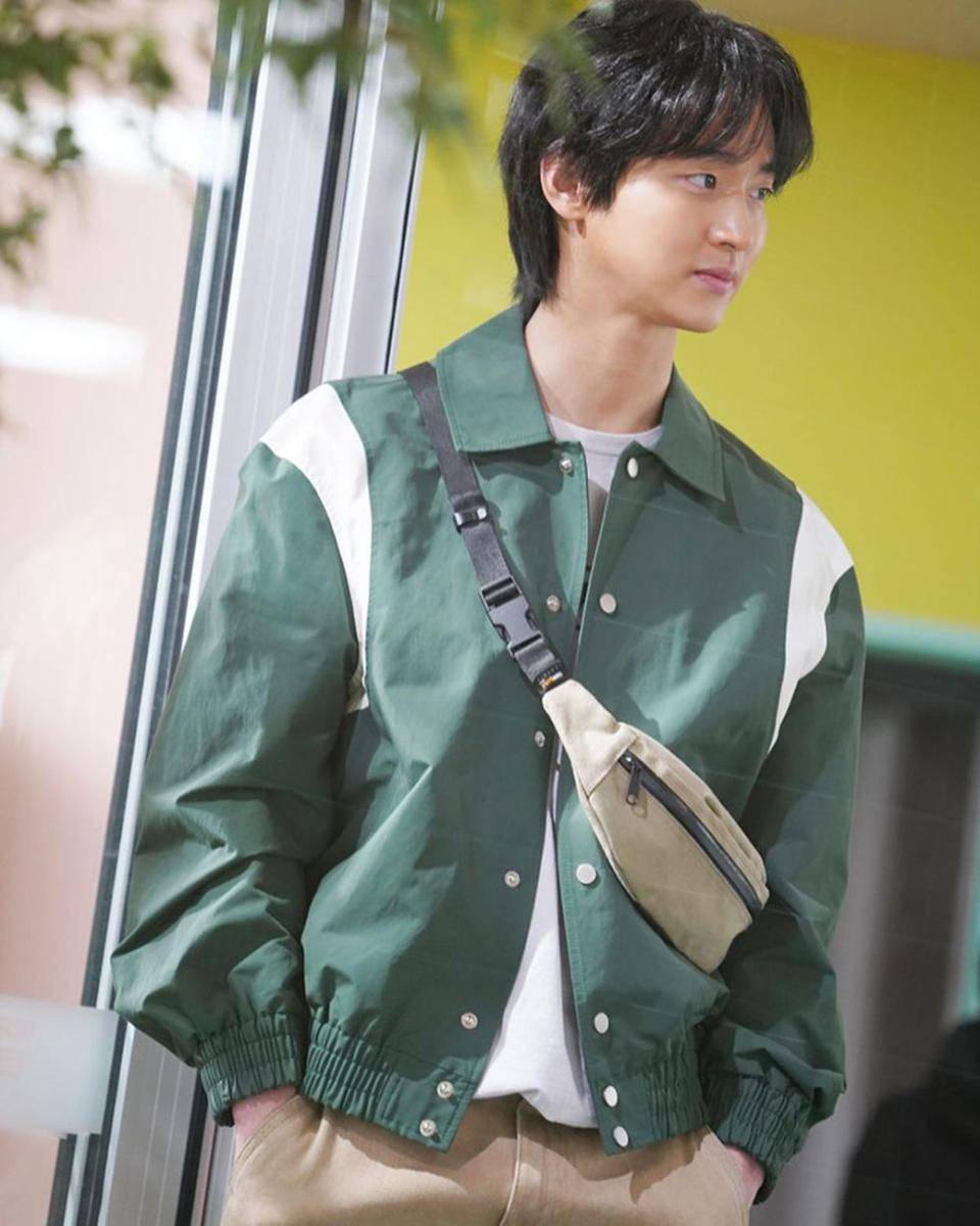 potret Jang Dong Yoon (instagram.com/dongyoon_1712)