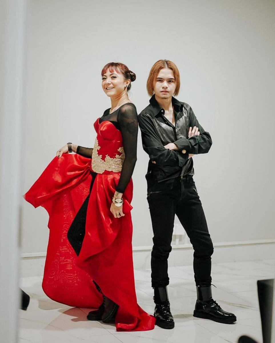 gaya etnik ala Poppy Sovia (instagram.com/popsovia)