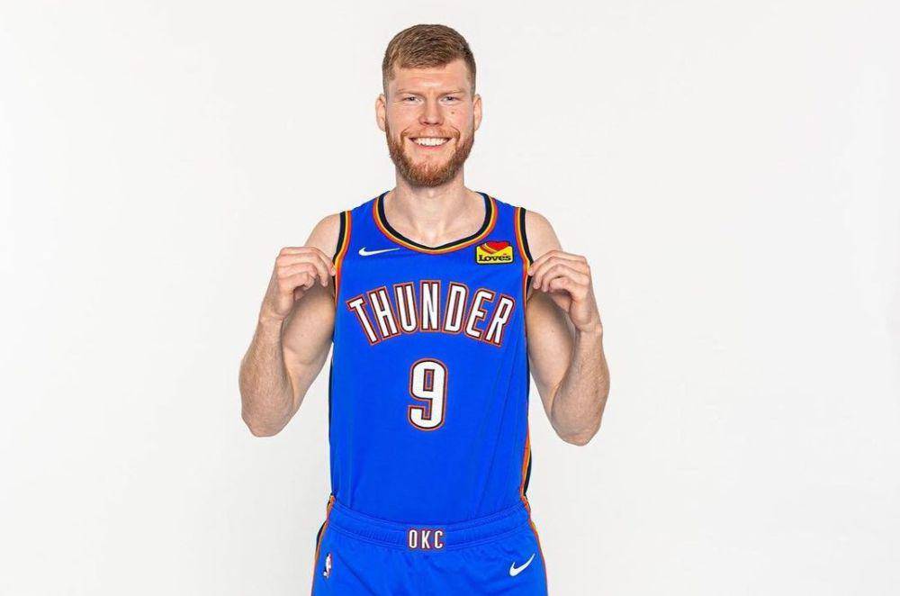 Davis Bertans (instagram.com/dbertans_42)
