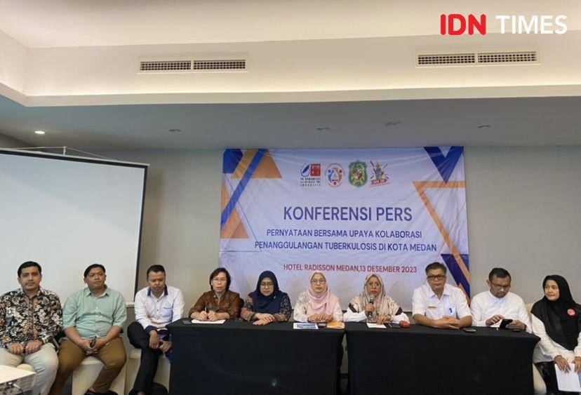 Konprensi pers pernytaaan bersama upaya kolaborasi penanggulangan TB di Medan (IDN Times/Indah Permata Sari)