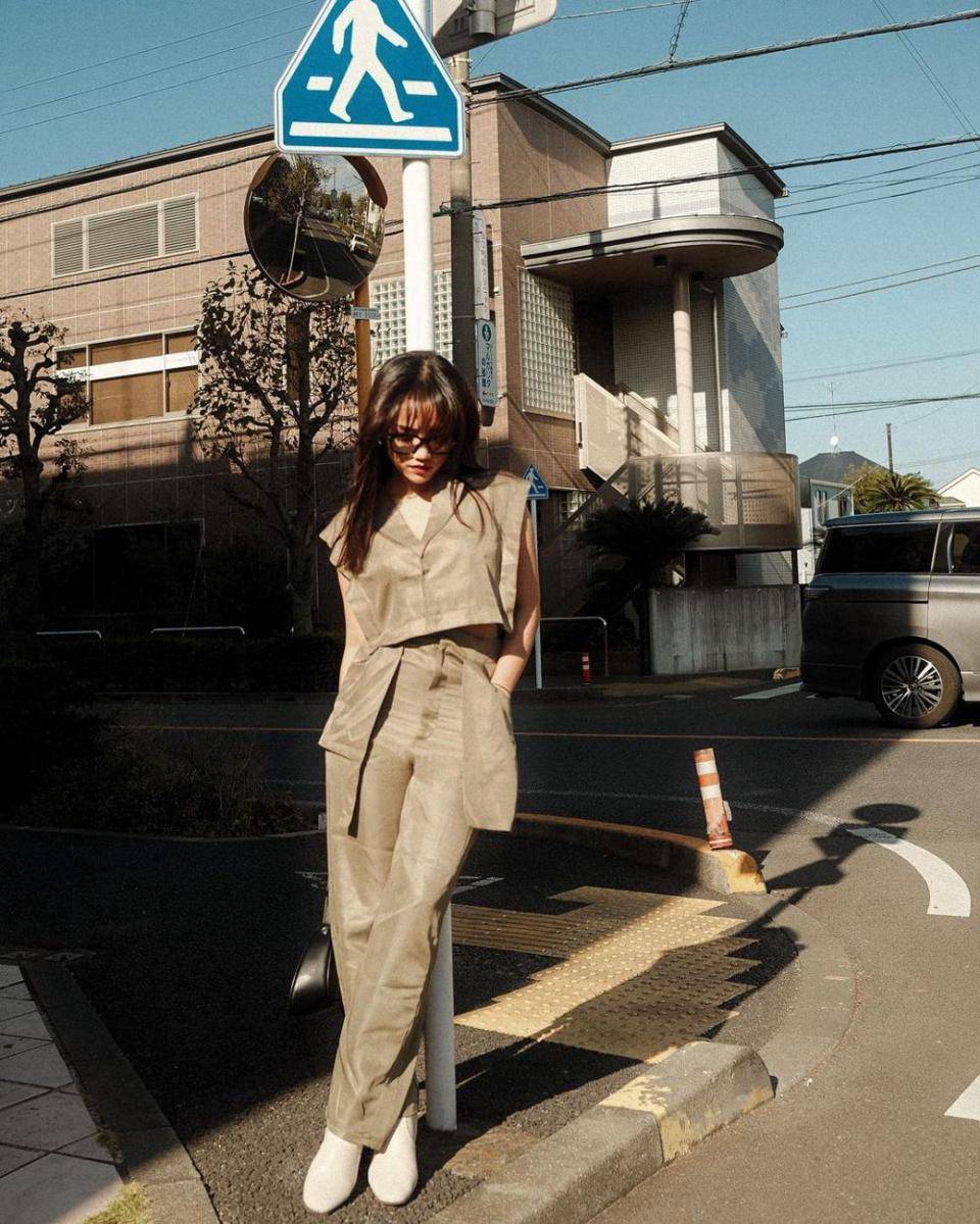 outfit liburan ala Fujianti Utami (instagram.com/fuji_an)