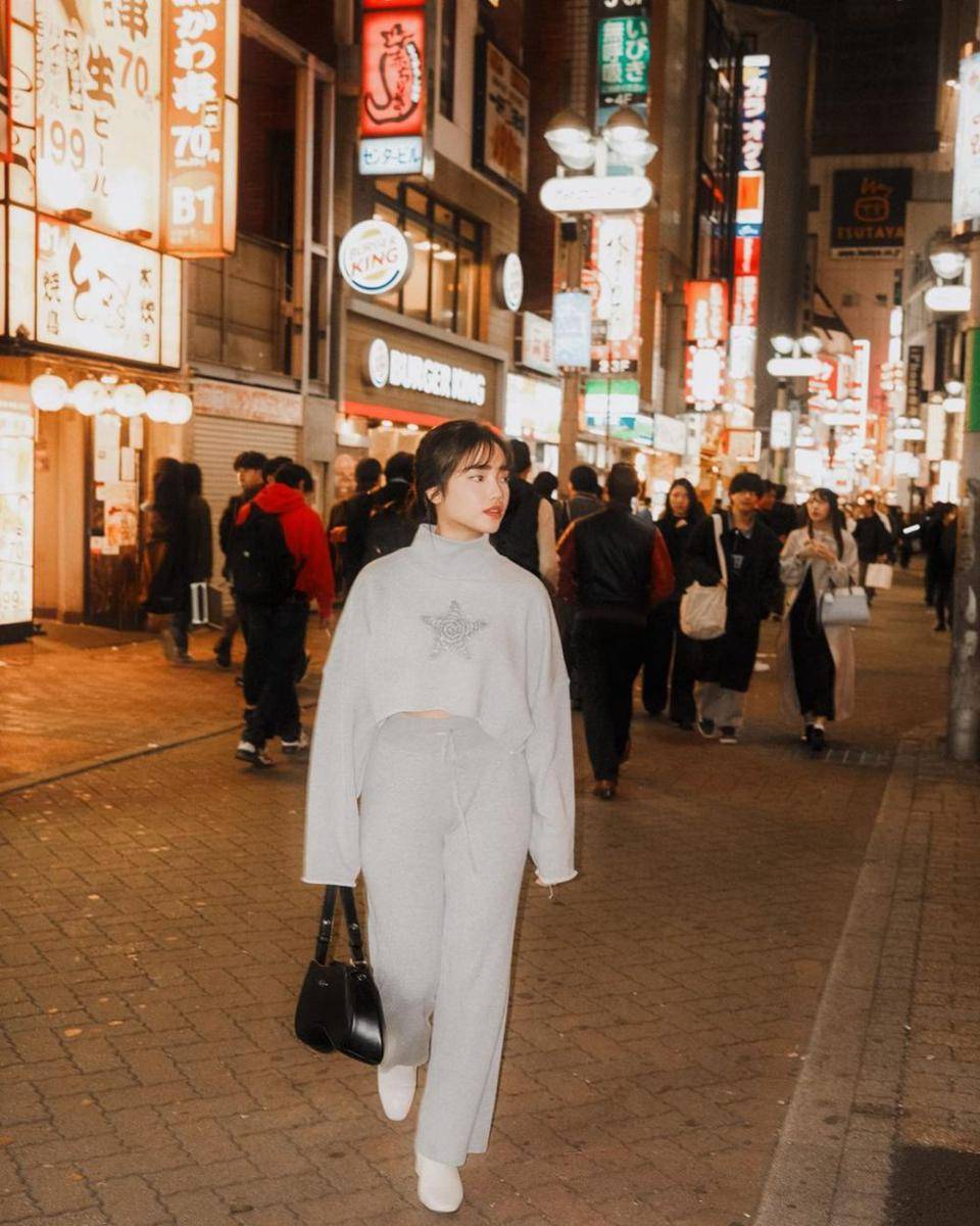 outfit liburan ala Fujianti Utami (instagram.com/fuji_an)
