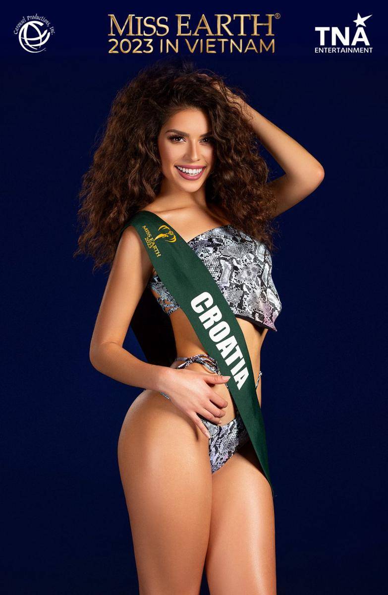 Pemotretan Swimsuit Finalis Eropa di Miss Earth 2023 (Facebook.com/Miss Earth)