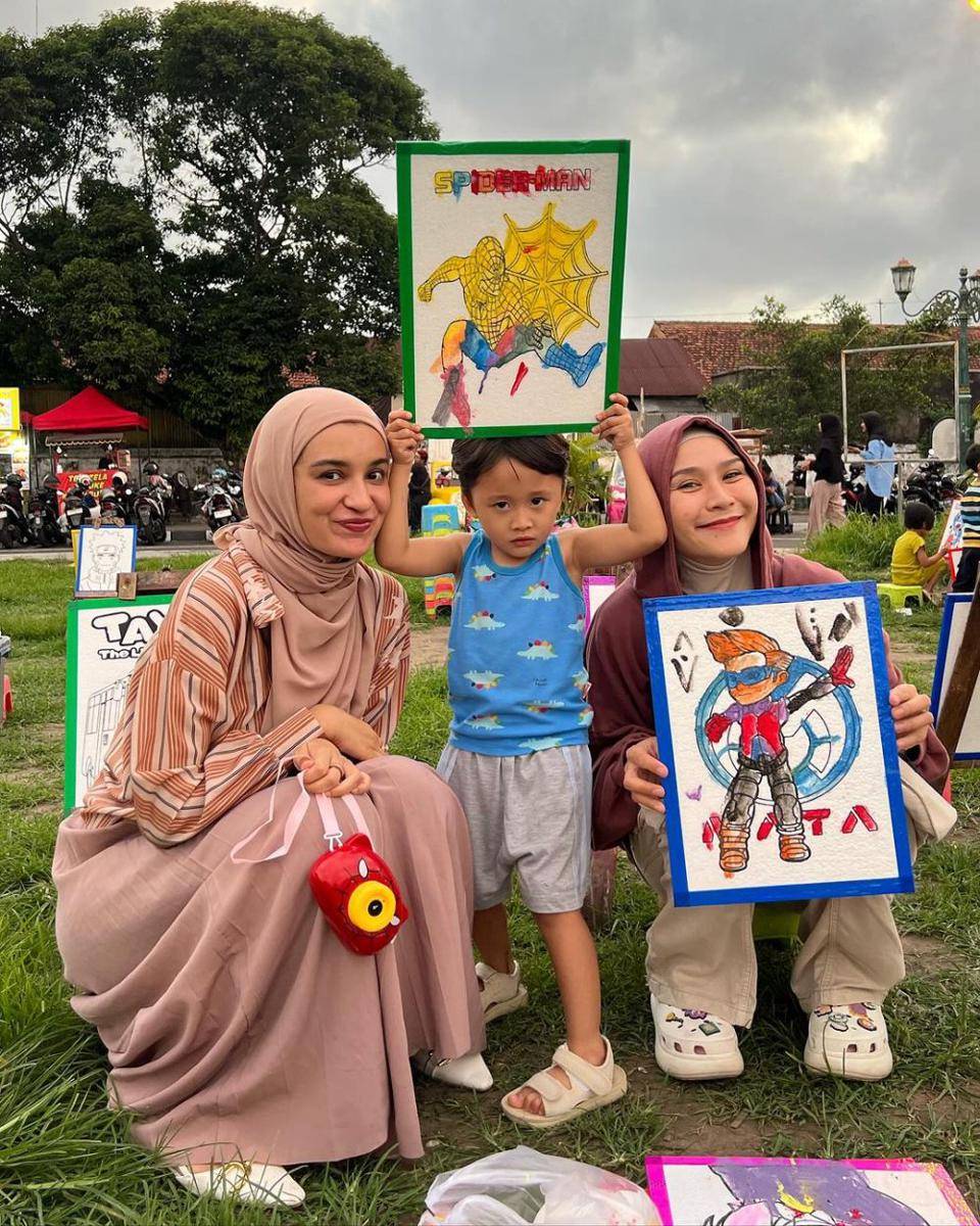 potret Zaskia Adya Mecca dan Shireen Sungkar quality time di Yogyakarta (instagram.com/zaskiadyamecca)