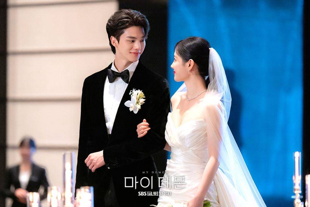 Song Kang dan Kim Yoo Jung di My Demon (twitter.com/SBSNOW)