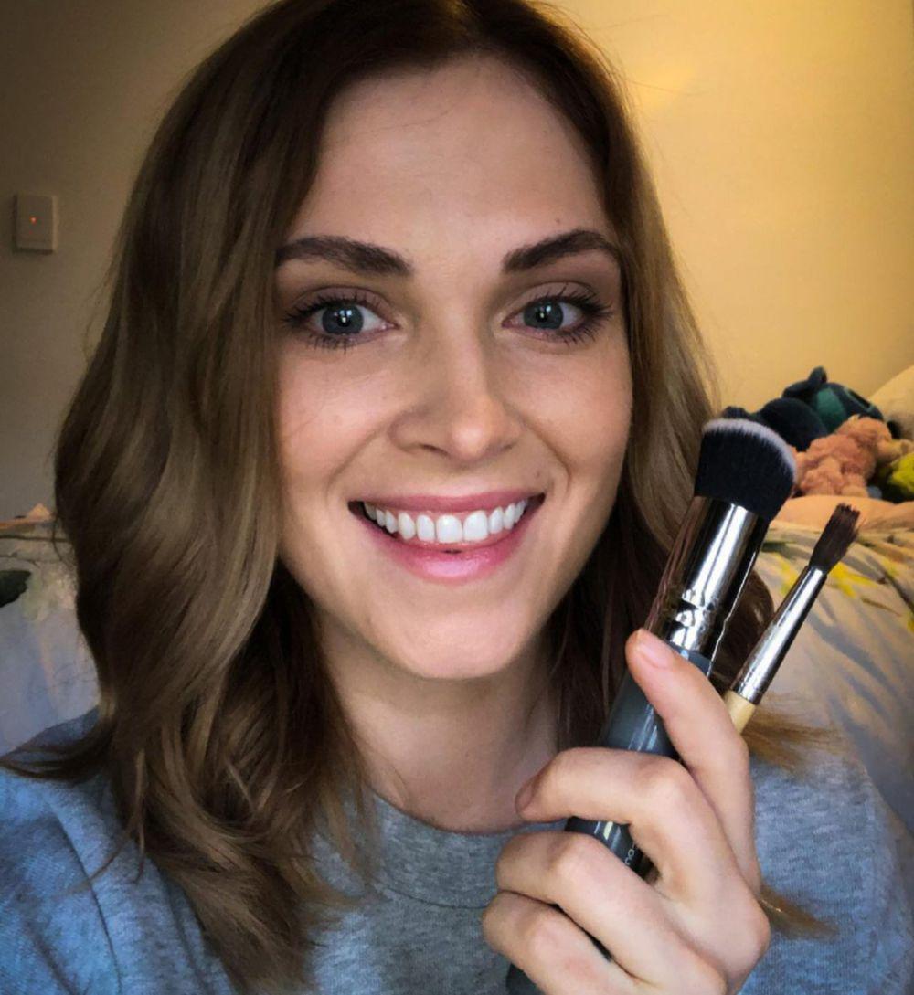 Eliza Taylor (instagram.com/elizajaneface)