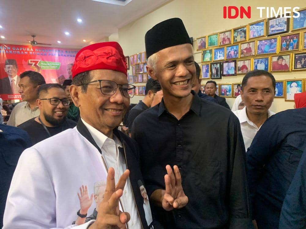 Kampanye di Lebak, Mahfud MD Ditemani Ganjar KW. Mirip Gak?