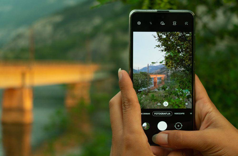 Ilustrasi menangkap foto dengan OIS (pixabay.com/19420761)