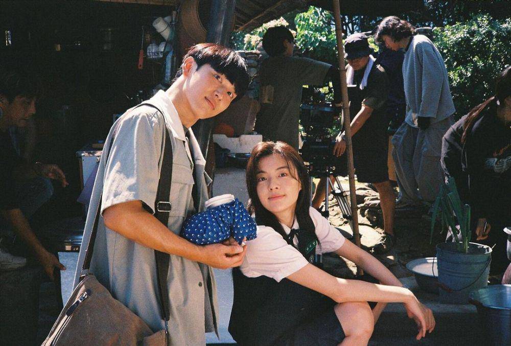 Im Siwan dan Lee Sun Bin di balik layar drakor Boyhood (instagram.com/sunbin_eyesmag)