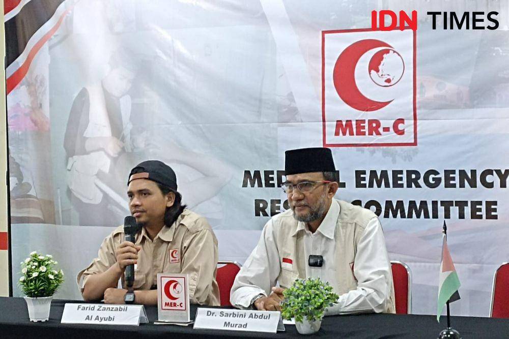 Konferensi pers kepulangan satu orang relawan Indonesia dari Gaza. (IDN Times/Amir Faisol)