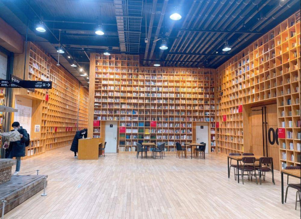 potret perpustakaan Forest of Wisdom (blog.naver.com/Daniel의 이것저것)