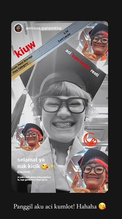 potret wisuda Aci Resti (instagram.com/aciresti)