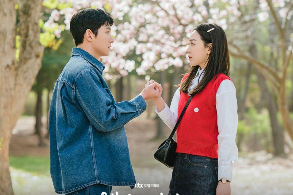 Still cut drama Welcome to Samdalri (instagram.com/jtbcdrama)