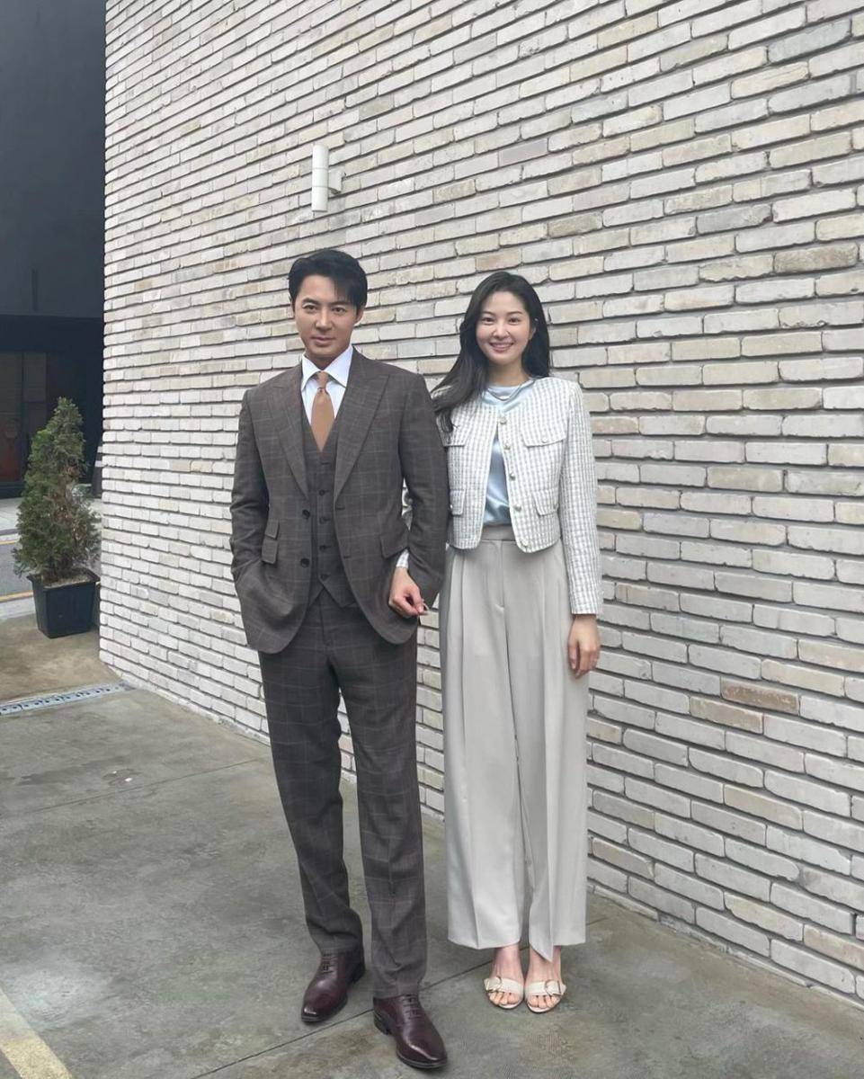 potret Junjin SHINHWA dan Ryu Yi Seo (instagram.com/yiseo0913)