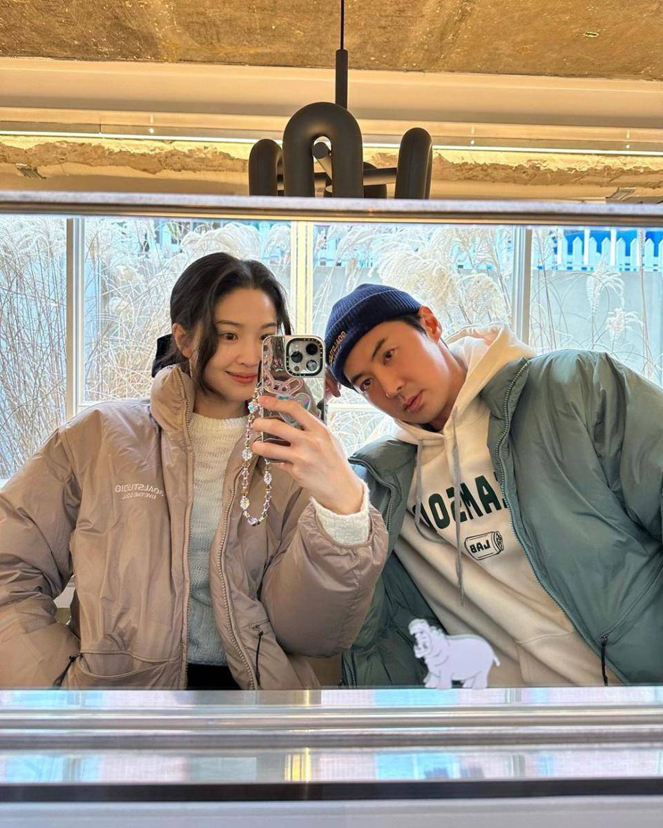 potret Junjin SHINHWA dan Ryu Yi Seo (instagram.com/yiseo0913)