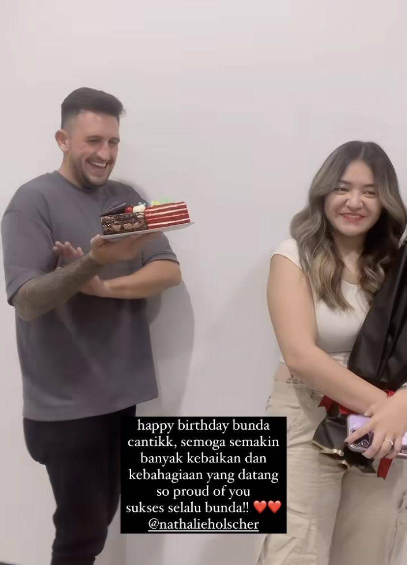 potret romantis Ladislao rayakan ulang tahun ke-31 Nathalie Holscher (Instagram.com/luthfiadiv_)
