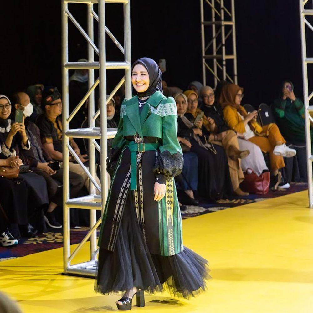 potret Dine Mutiara ikuti fashion show di Bandung (instagram.com/dine.pearl)