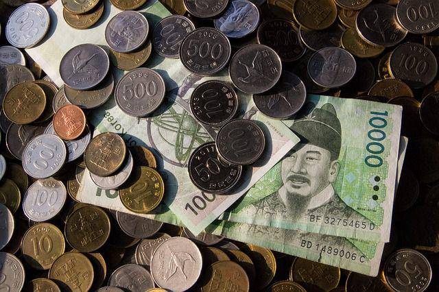 illustrasi uang cash (pixabay.com/HeungSoon)
