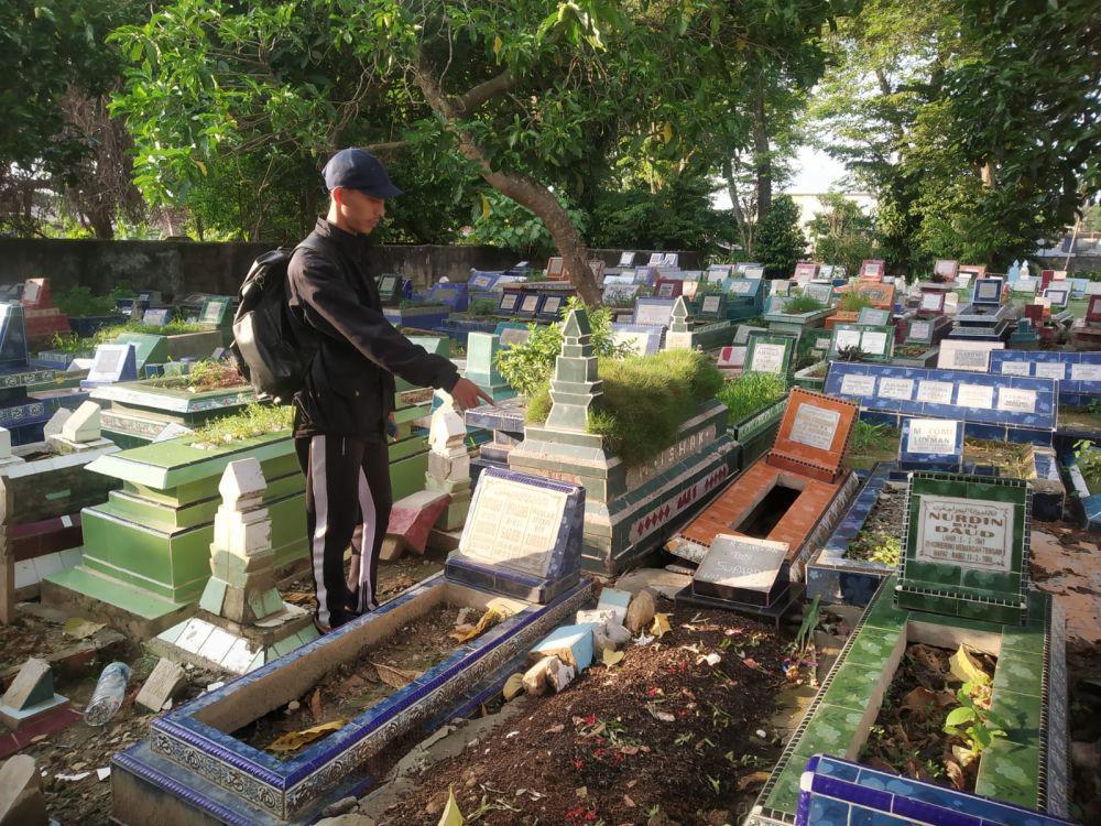 Nisan Orangtua Hilang, Pemuda di Palembang Lapor ke Polisi