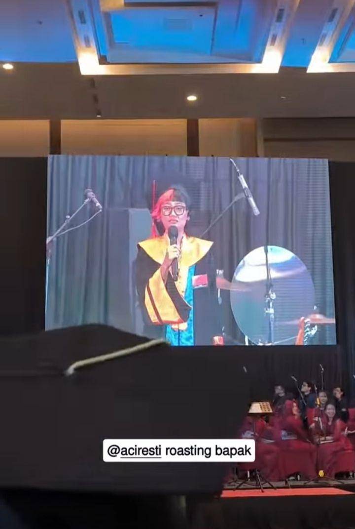 Aci resti wisuda (Instagram.com/@aciresti)