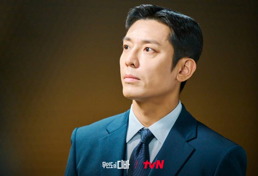 Kim Joo Hun di drama Castaway Diva (Dok. tvN/Castaway Diva)