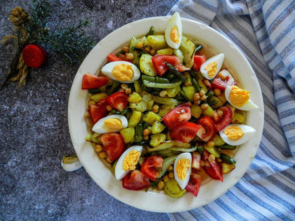 ilustrasi sepiring salad yang lezat (pexels.com/Iva Tomic)