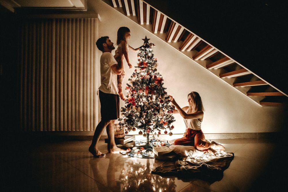 Kapan Waktu Terbaik Membongkar Pohon Natal? Ini Jawabannya