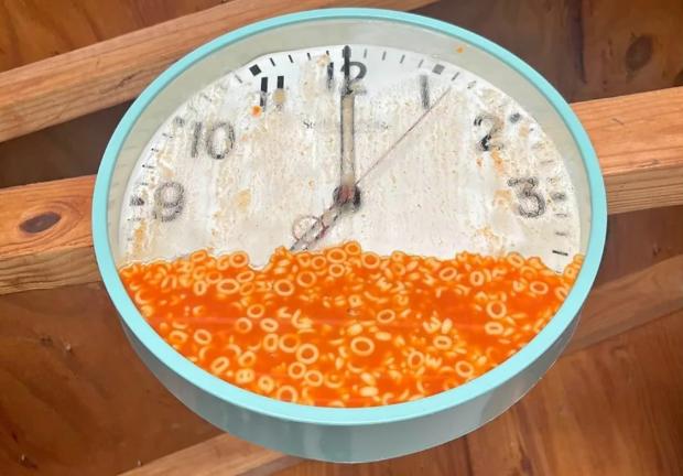 potret jam bertema makanan (reddit.com/Filthy_PC_Peasant)
