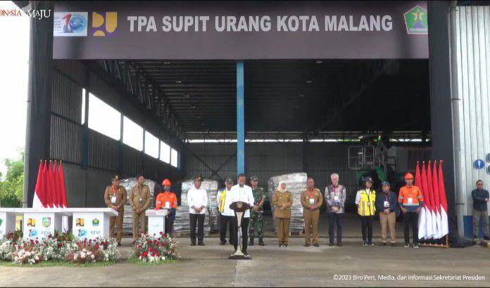 Jokowi saat meresmikan TPA Supit Turang Malang. (Dok.. Setneg RI)