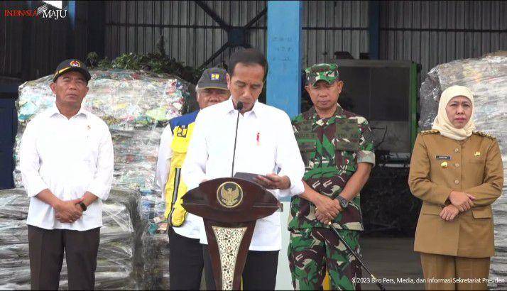 Jokowi saat meresmikan TPA Supit Urang Malang. (Dok.. Setneg RI)
