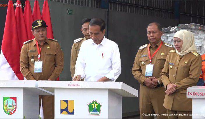 Jokowi saat meresmikan TPA Supit Turang Malang. (Dok.. Setneg RI)