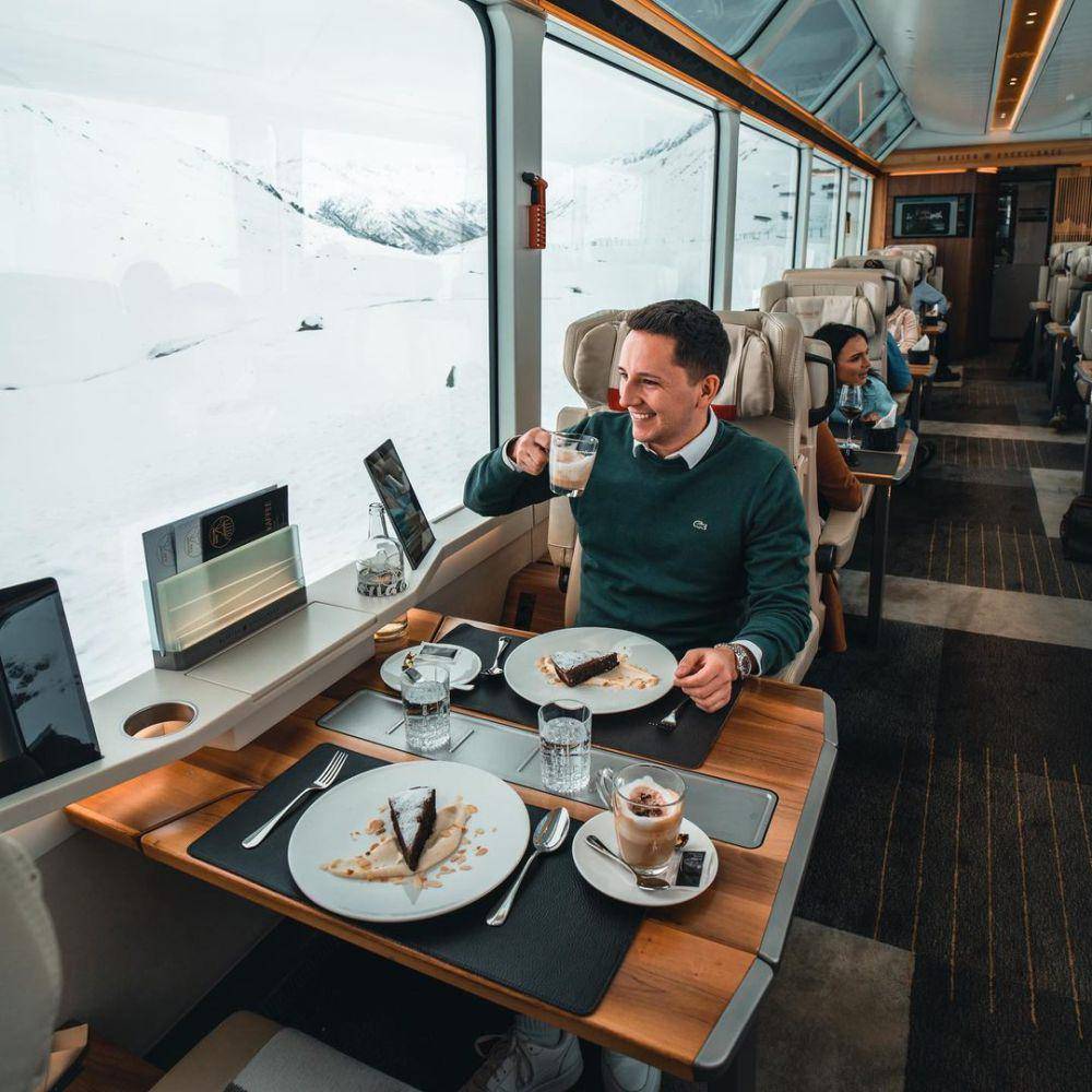 potret penumpang kereta Glacier Express (instagram.com/glacierexpress.ch)