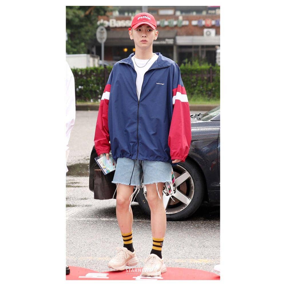 short pants ala Key SHINee (instagram.com/bumkeyk)