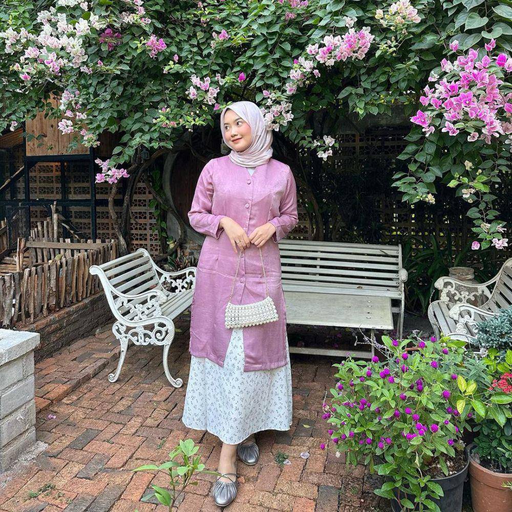 inspirasi OOTD ala Alamanda Putri (instagram.com/alamandaptrr)