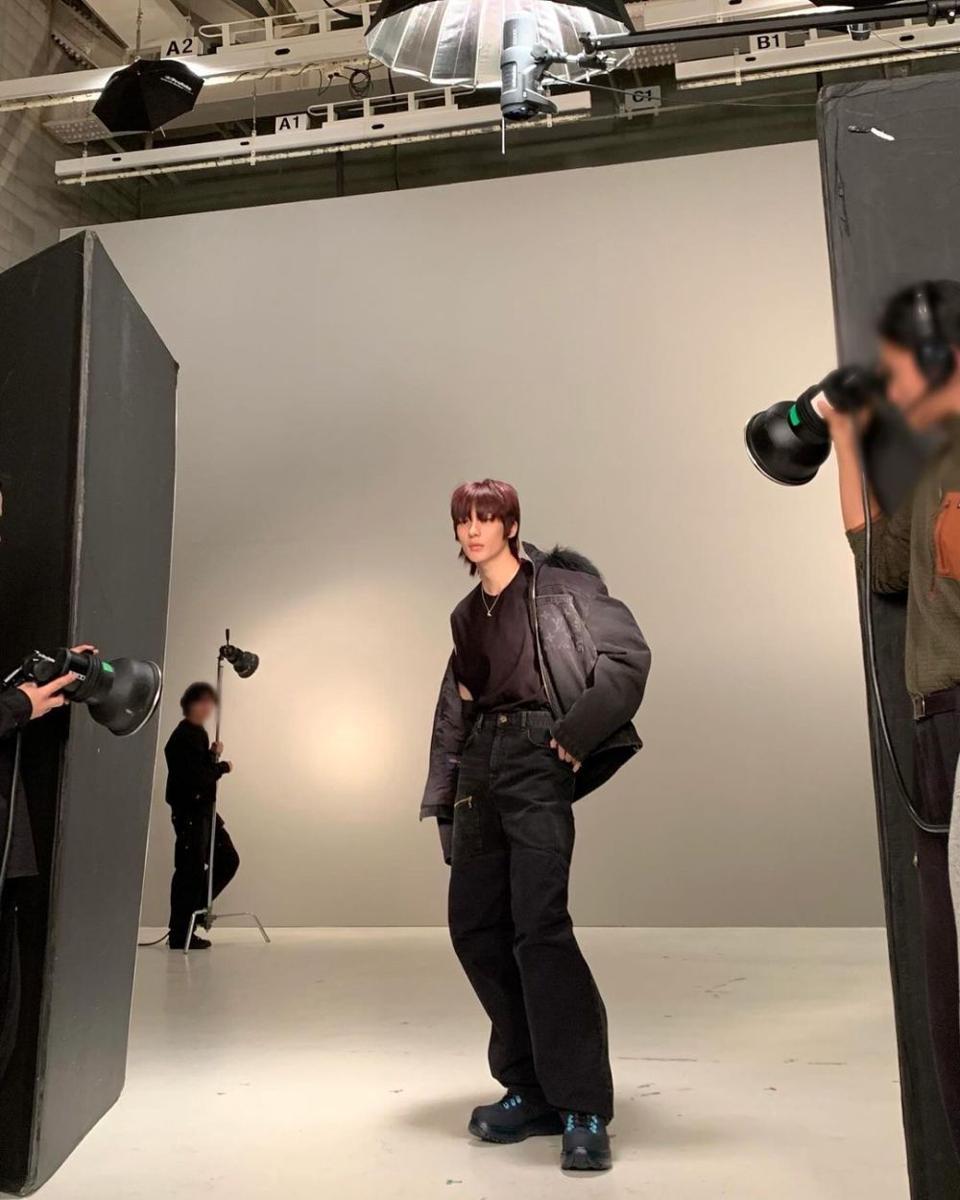 layering outfit ala Anton RIIZE (instagram.com/riize_official)