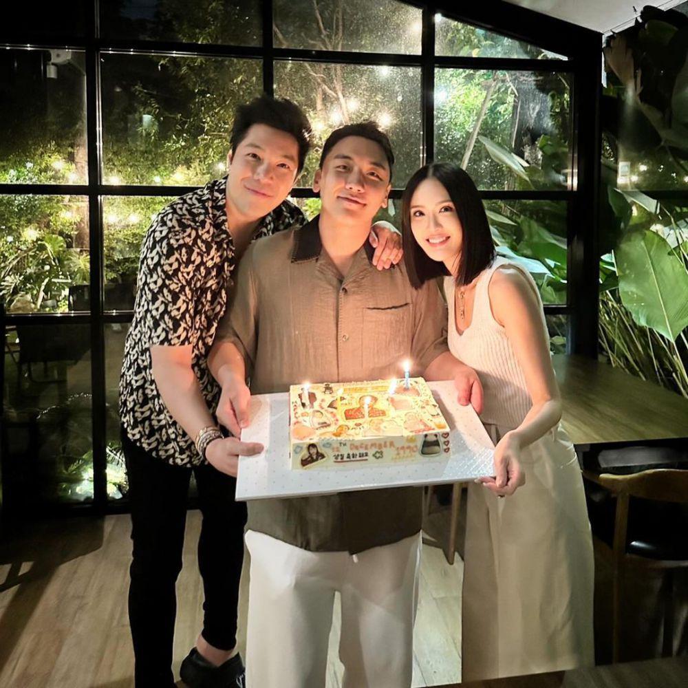 potret perayaan ulang tahun Seungri ke-33 (instagram.com/kongkaroon)