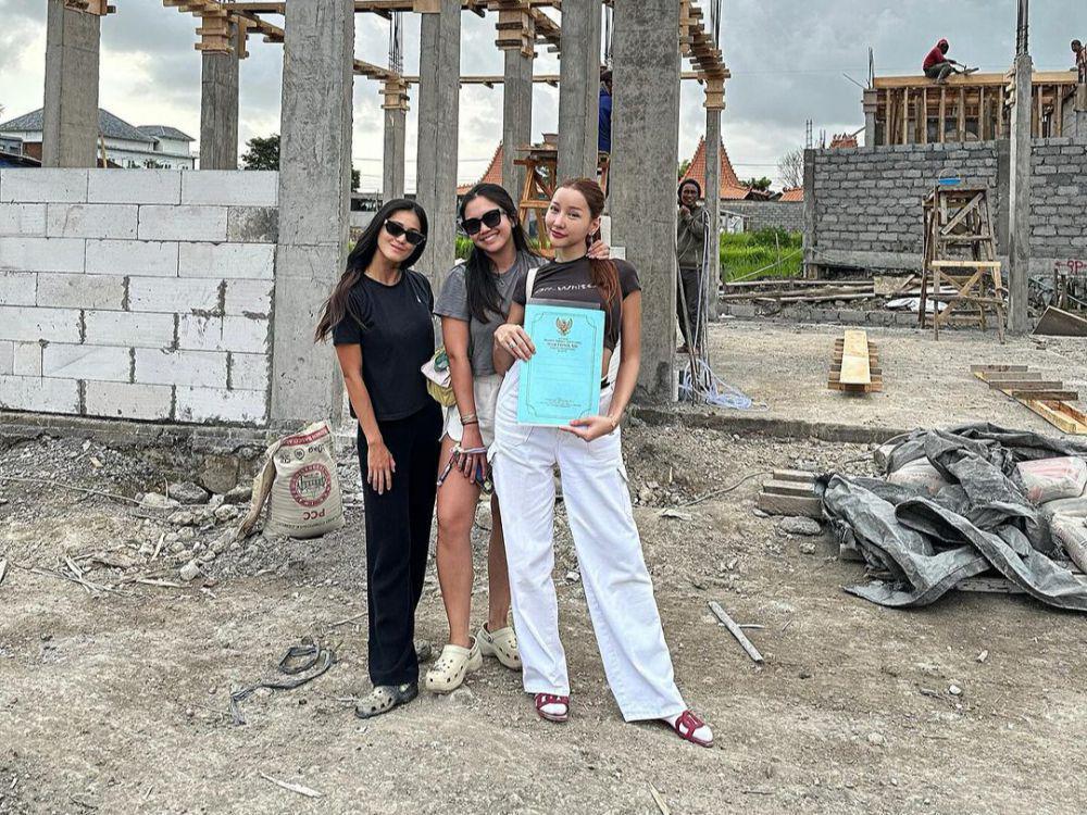 8 Potret Pembangunan Villa Lucinta Luna di Canggu, Lokasinya Strategis