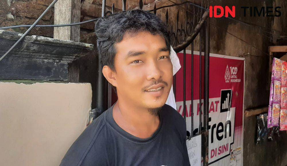 Warga yang mengeluhkan bencana banjir yang tiap tahun melanda Perumnas Antang Blok 10 Makassar. IDN Times/Dahrul Amri Lobubun