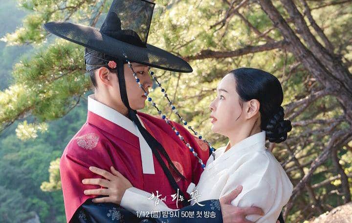 8 First Look Flower That Blooms at Night, Honey Lee Dapat Peran Ganda