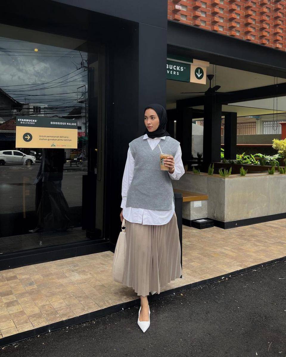 outfit smart casual ala Fita Wulansari (instagram.com/fitawww)