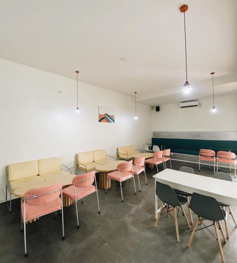 Area indoor di Et Al Coffee Purwokerto (instagram.com/referensini)