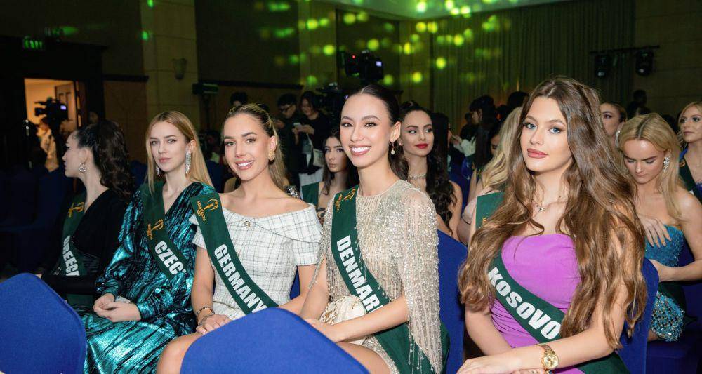 Potret Kompilasi Finalis Miss Earth 2023 saat Presentasi Eco Project (Facebook.com/Miss Earth)