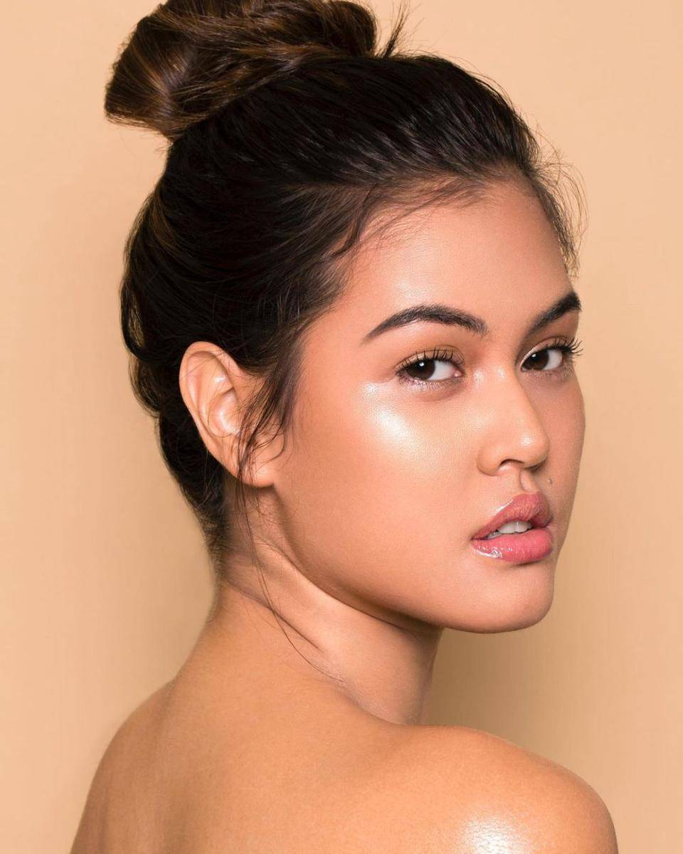ide makeup ala Rebecca Tamara (instagram.com/rebeccatamara)