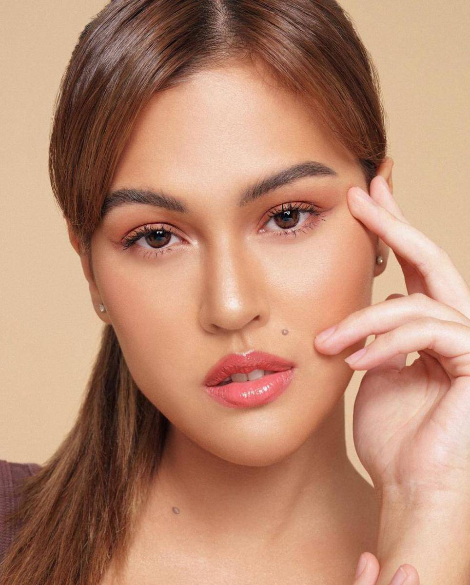 ide makeup ala Rebecca Tamara (instagram.com/rebeccatamara)