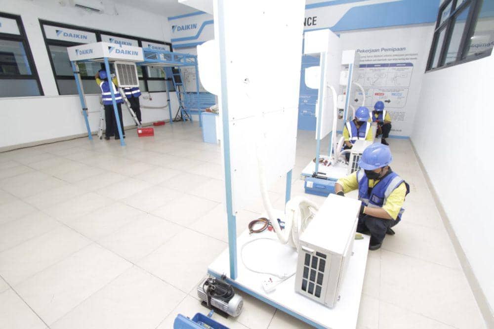 Tingkatkan Kompetensi Sekolah Vokasi, Daikin Resmikan Pusat Keunggulan Pertama di SMK