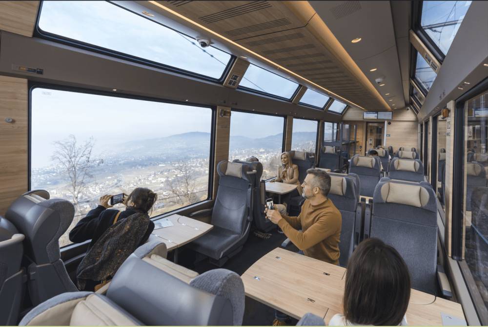 Kereta GoldenPass Express (www.gpx.swiss/MOB-GoldenPass)