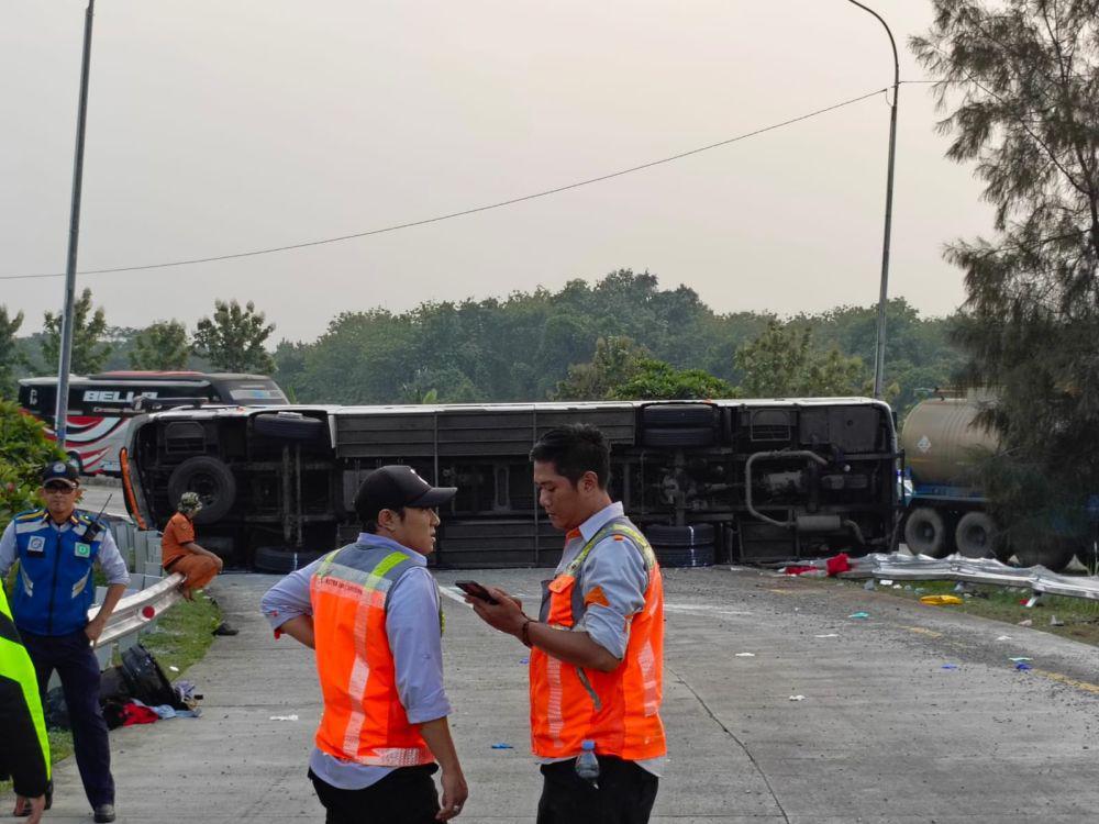 Ada Kecelakaan di Tol Cipali, Arus Lalin di Kawasan Cikampek Dialihkan