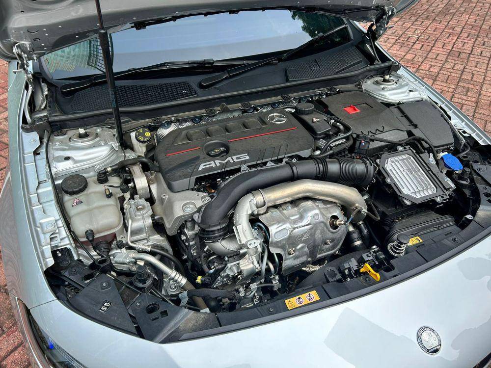 Ruang mesin AMG A 35 Sedan (IDN Times/Fadhliansyah)