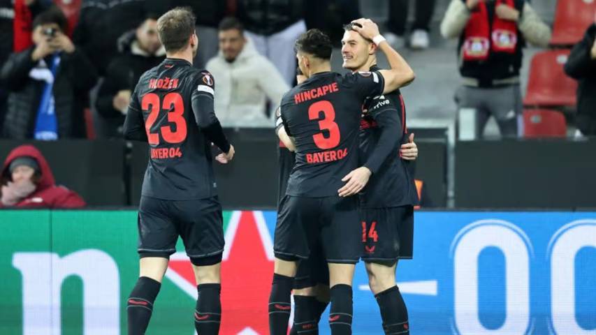 Para pemain Bayer Leverkusen selebrasi merayakan gol melawan Molde. (uefa.com)