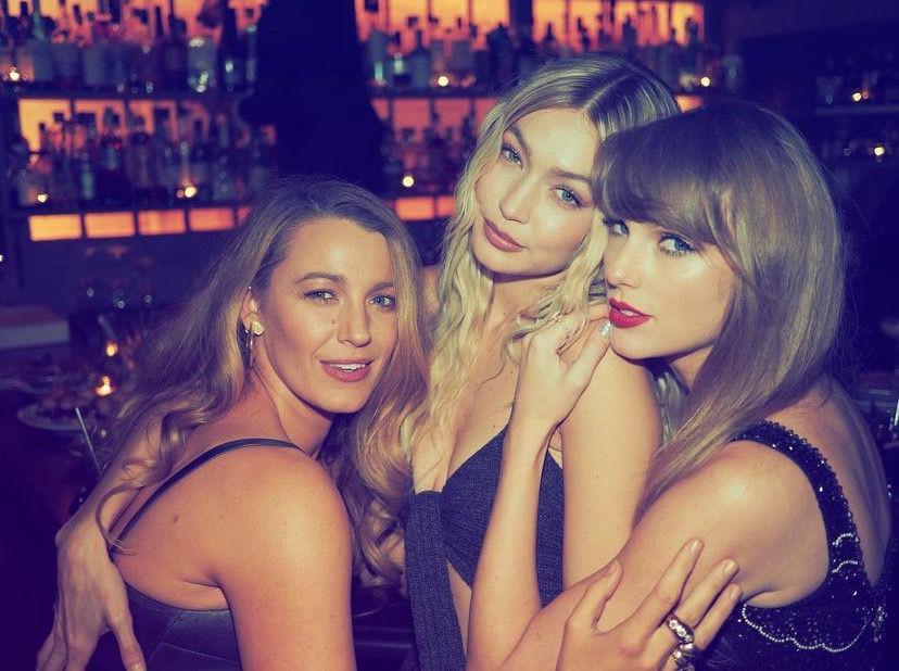 9 Potret Perayaan Ulang Tahun Taylor Swift ke-34, Ramai Sahabat Artis